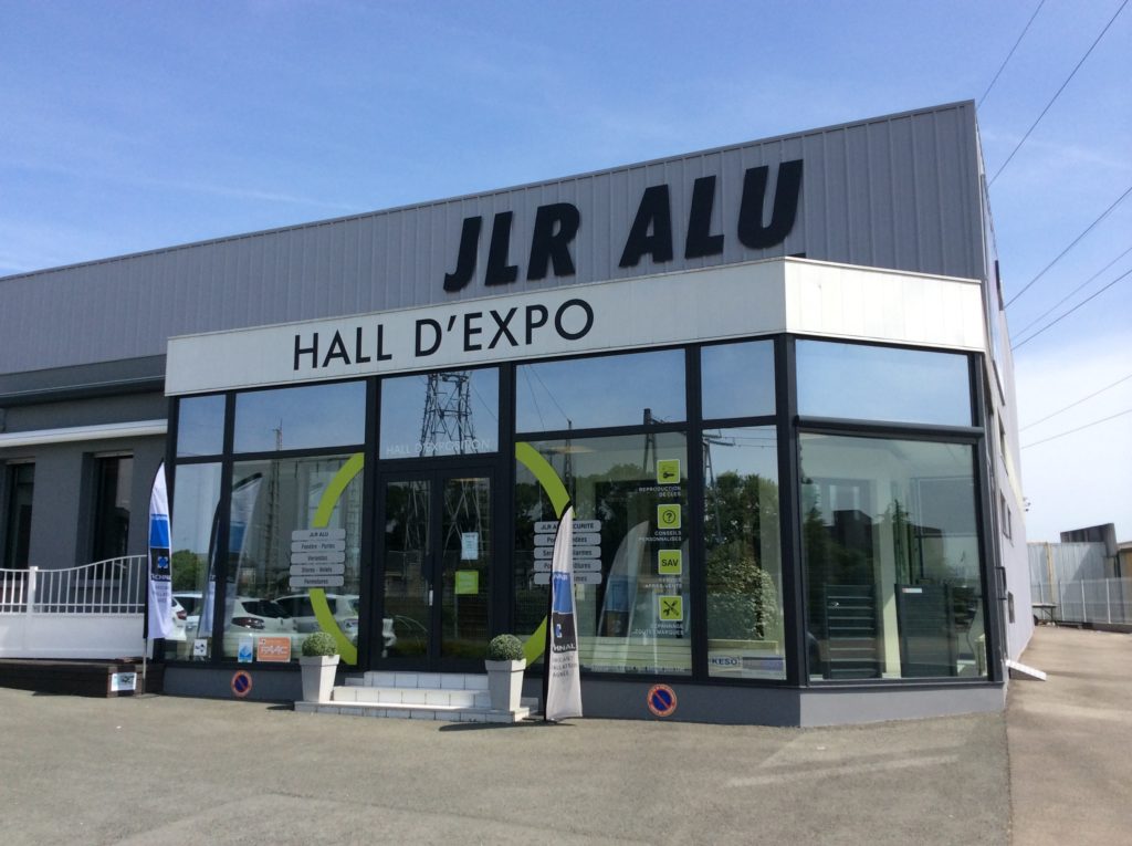 Maison contemporaine avec menuiseries JLR