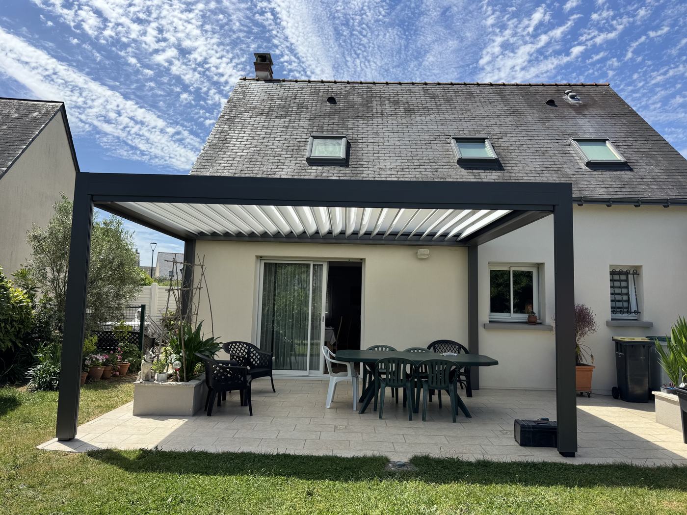 Réalisation JLR — Pergola bioclimatique