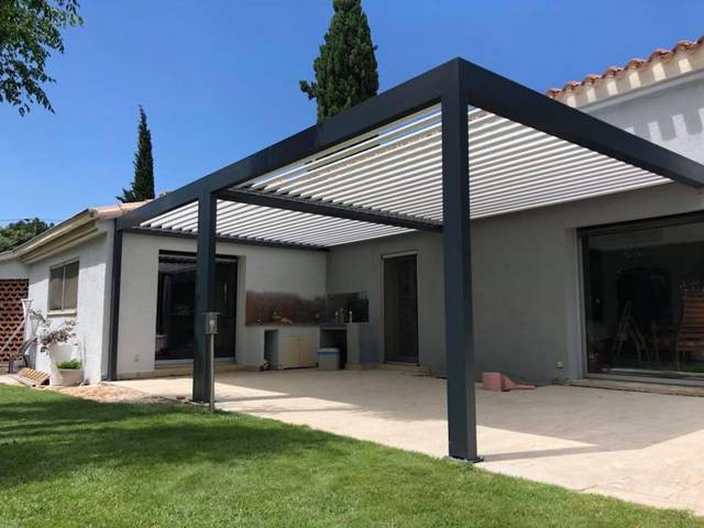 Pergola bioclimatique en aluminium — JLR Menuiseries Angers