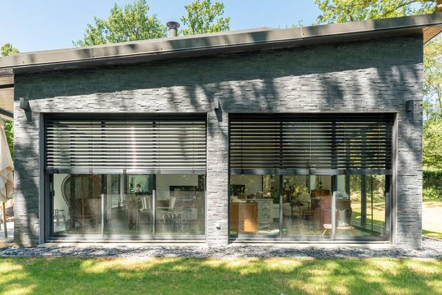 Stores & moustiquaires — JLR Menuiseries Angers
