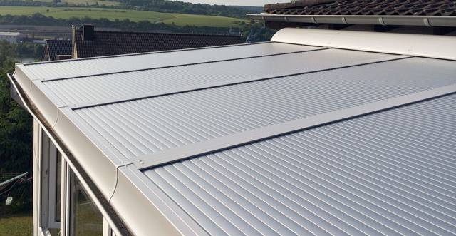 Store extérieur — protection solaire — JLR Menuiseries Angers